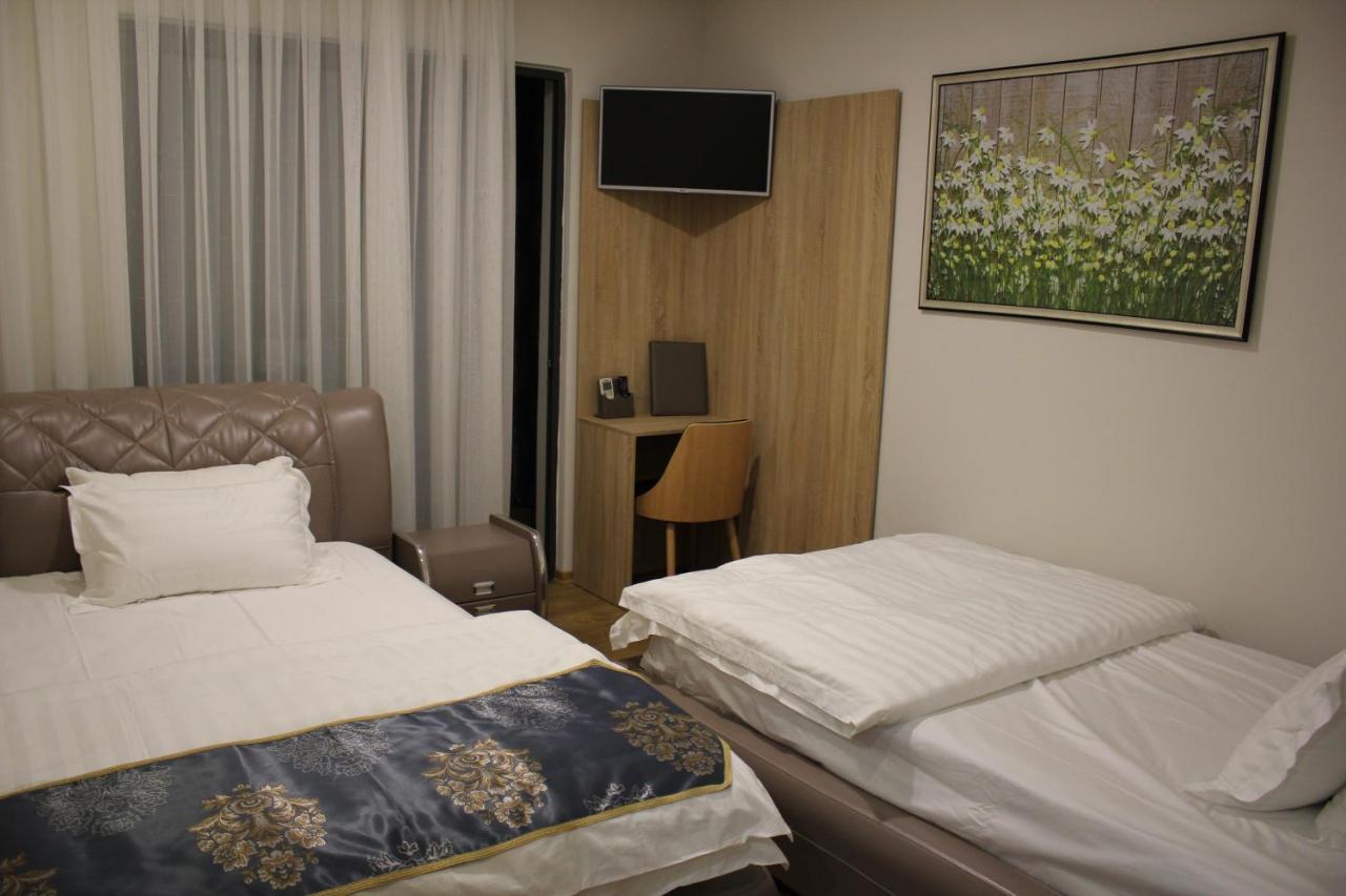 Park Hotel Tirana Yzberishti Zewnętrze zdjęcie